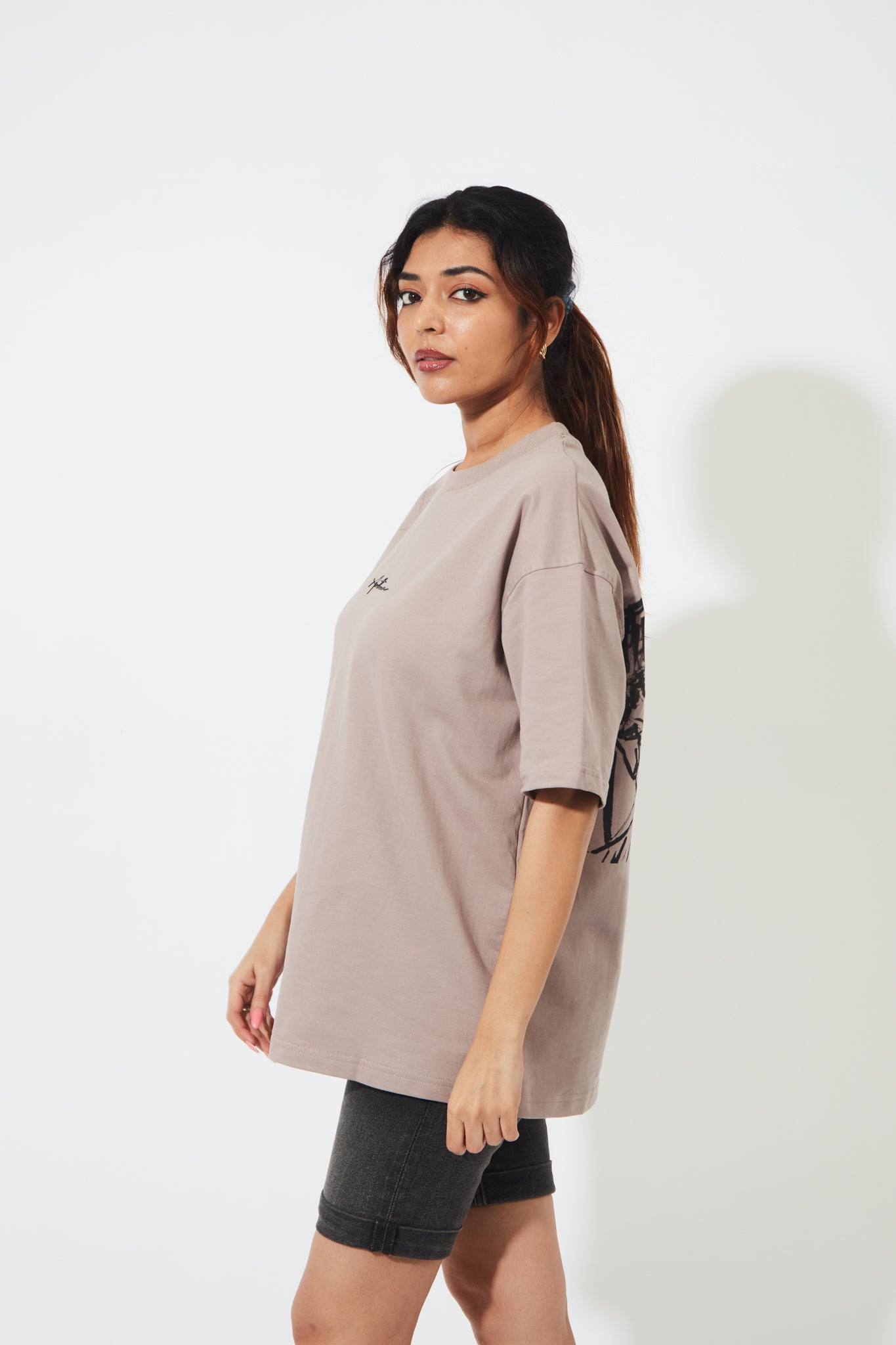 Arthum Nights like this Opal Grey Unisex Oversized T-Shirt Left