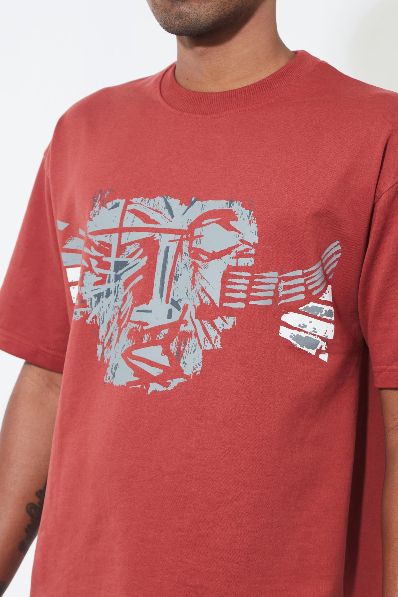 Arthum The Alien Cherry Red Unisex Oversized T-Shirt Detail